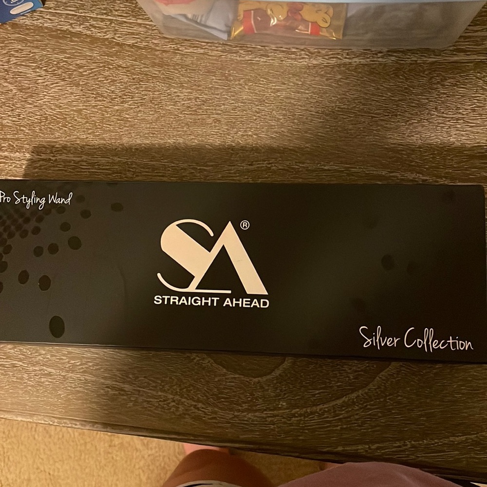 A 1 inch curling wand. Never used, it is brand new in the package.